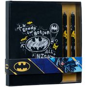 Подарунковий набір, 3 предмети: блокнот, 2 автоматичні кулькові ручки 
DC Comics DC21-499 Kite