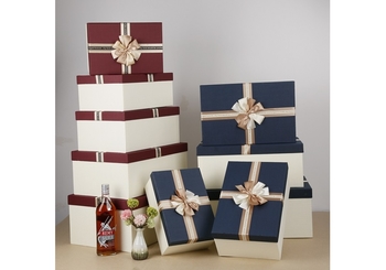 Подарункова коробка з бантиком, 5 шт в наборі, мікс (32х22х14 см, 38х25,5х5,5 см, 42х7,5х7,5 мм, 47х1,5х9,5 см, 53х5х2 см) C61505-5T Maxi