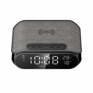 Часы с беспроводной зарядкой 15W Black W3040 Havit